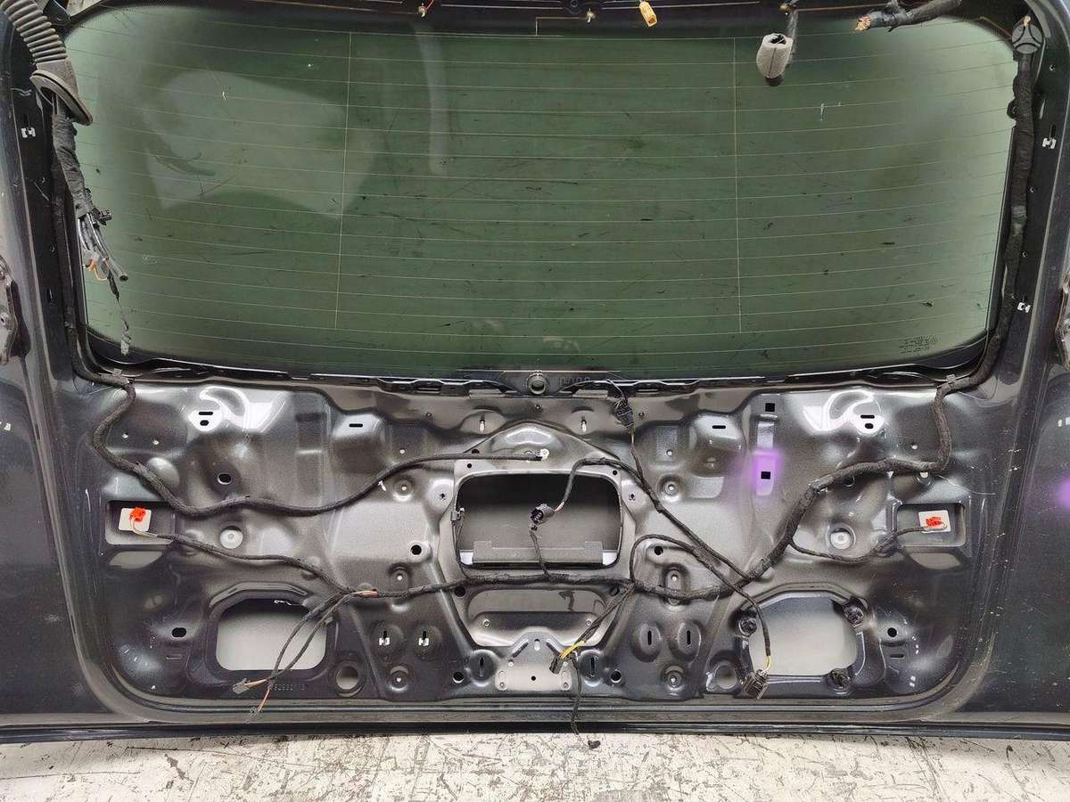 Audi Q5 hood (front, rear)