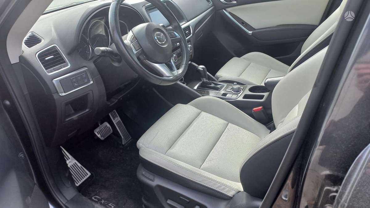 Mazda CX-5, 2.2 l., off-road / crossover