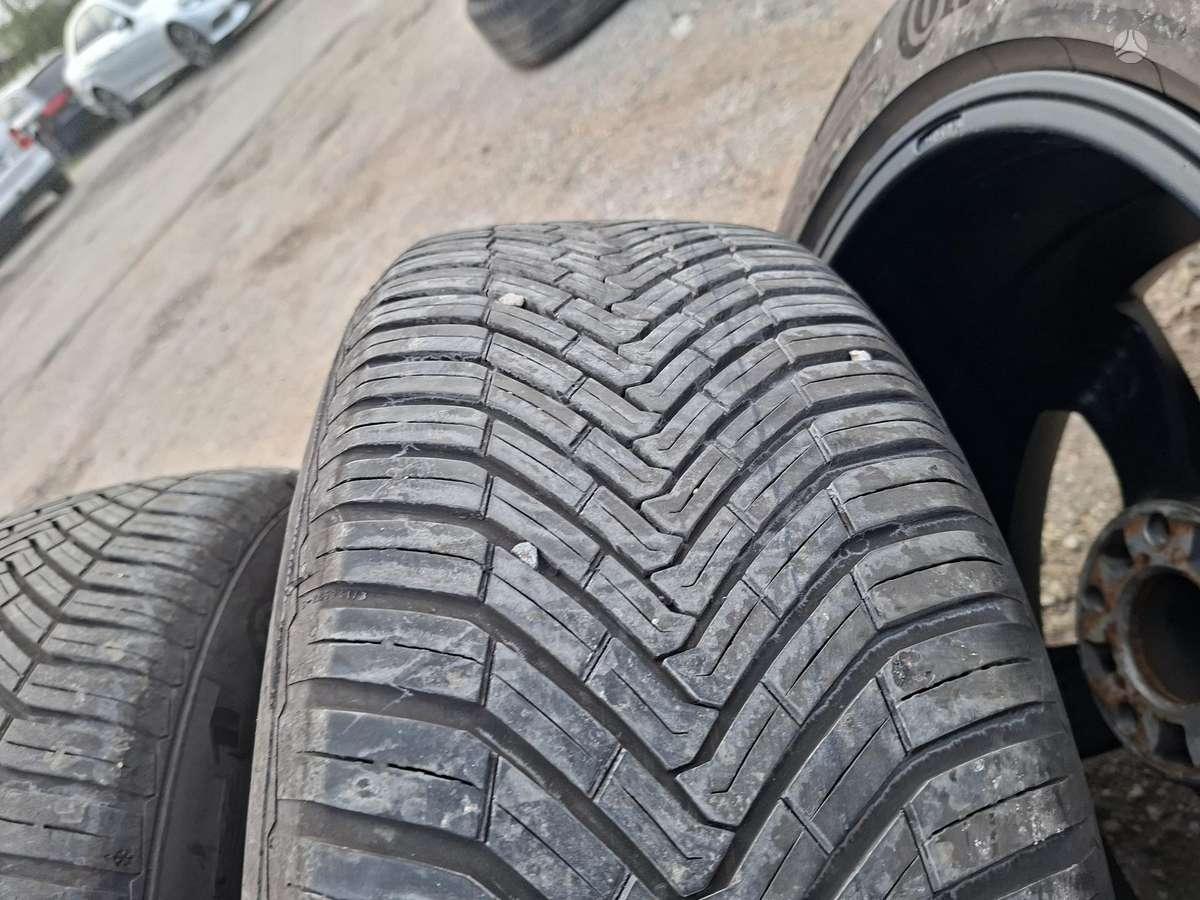 Continental, всесезонные 235/55 R19