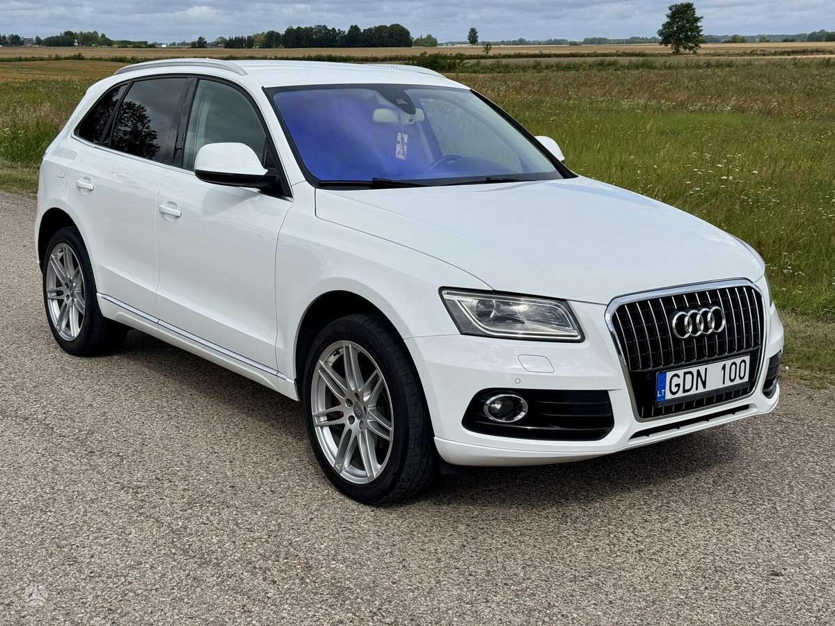 Audi Q5, 2.0 l., off-road / crossover