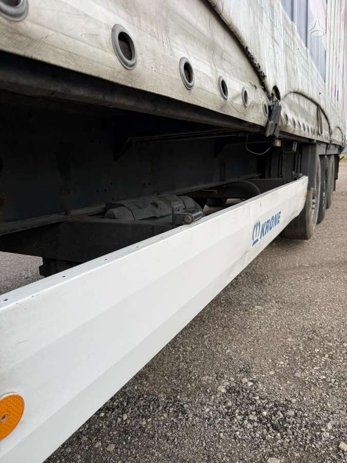 Krone, curtain / tarpaulin