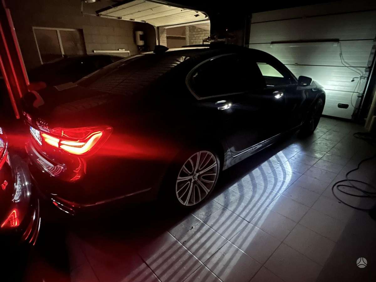 BMW 730, 3.0 l., Седан