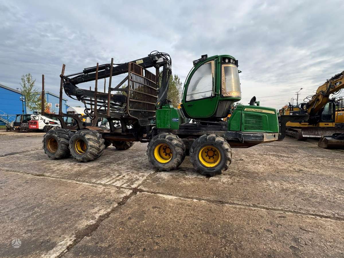 John Deere 810 E, форвардеры