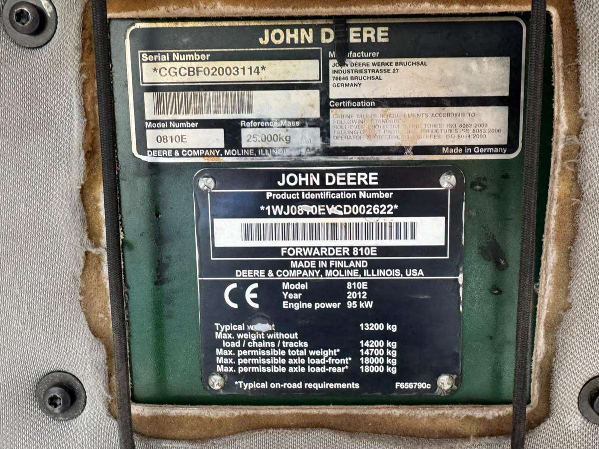 John Deere 810 E, medvežės