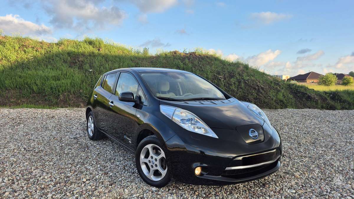 Nissan Leaf, 24 кВт·ч, Хэтчбек