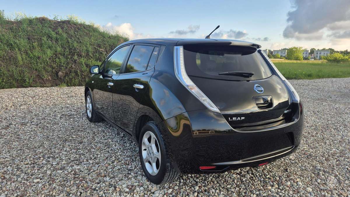 Nissan Leaf, 24 кВт·ч, Хэтчбек