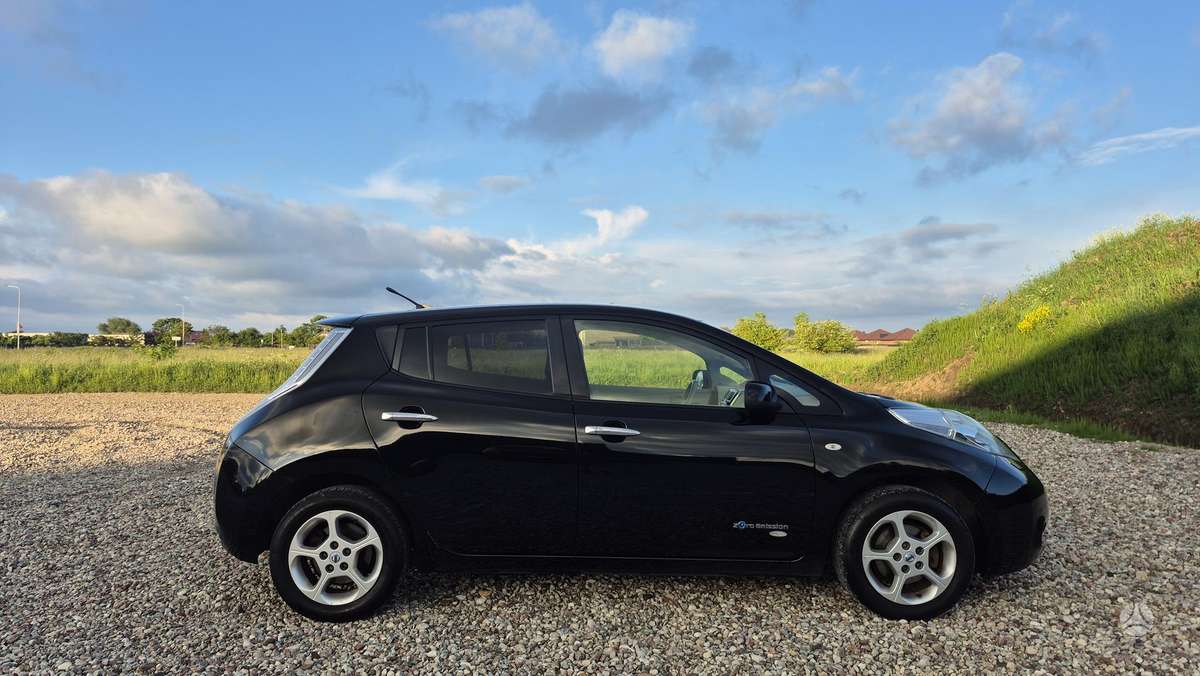Nissan Leaf, 24 kWh, hatchback
