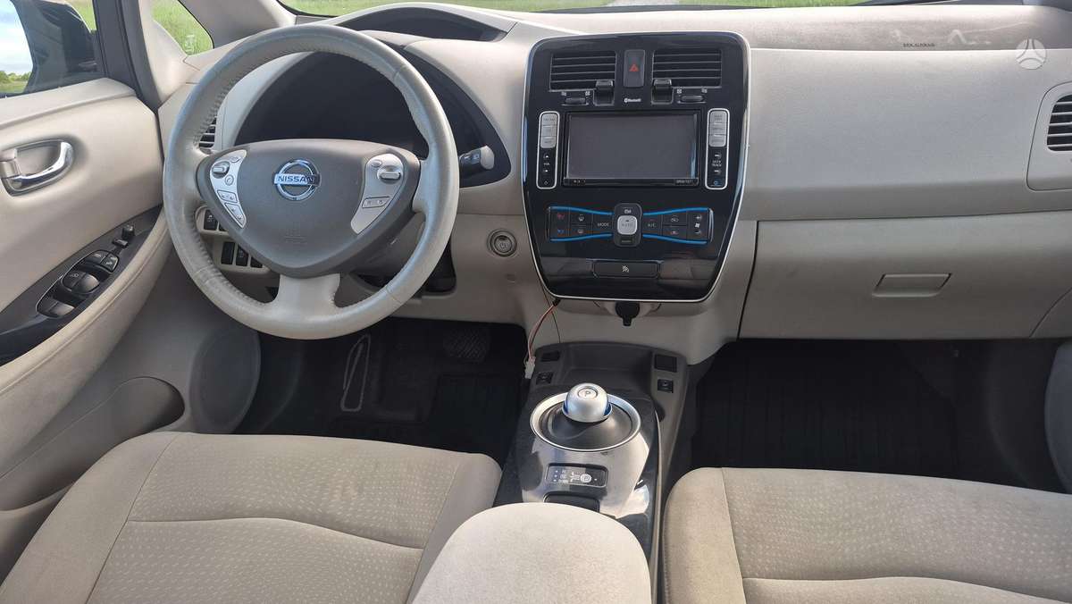 Nissan Leaf, 24 кВт·ч, Хэтчбек