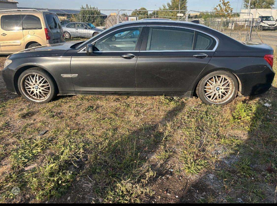 BMW 730, 3.0 l., Седан