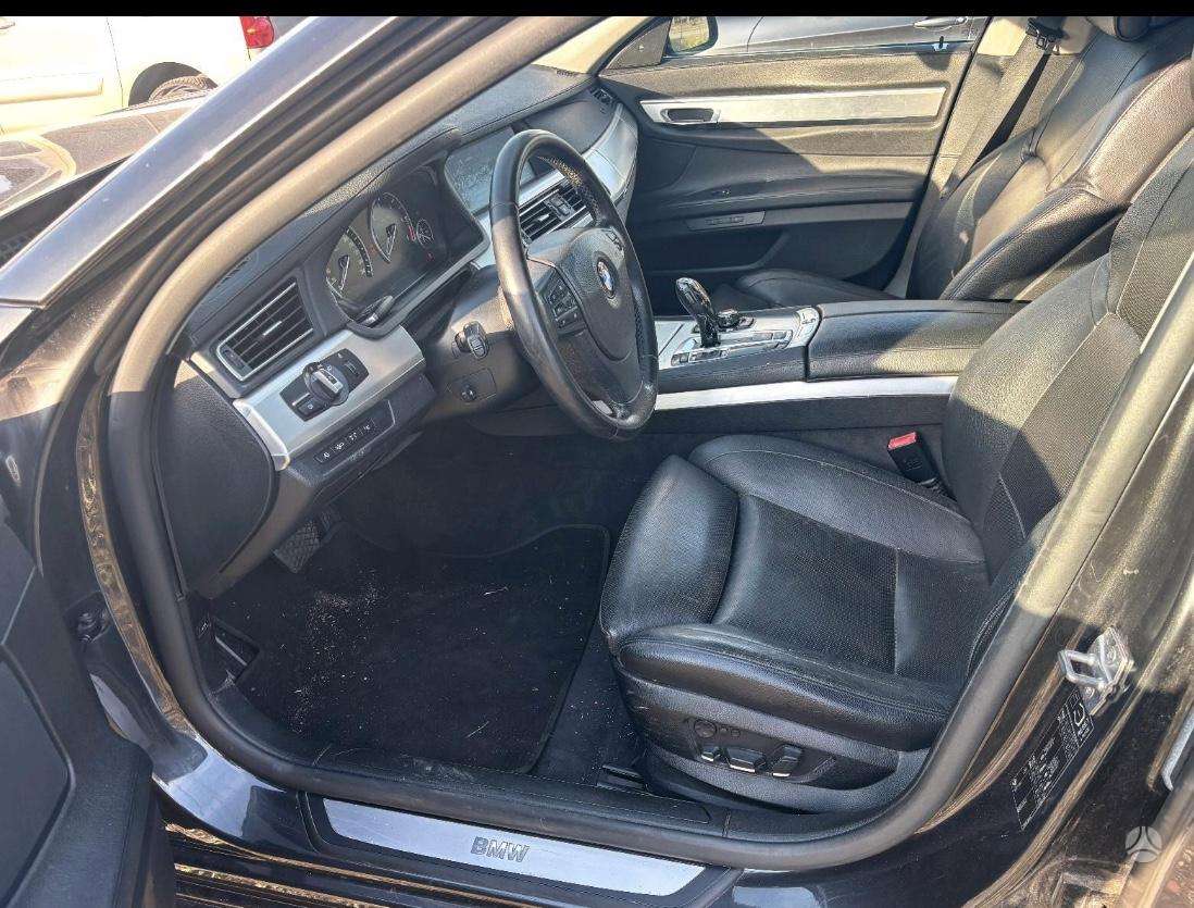 BMW 730, 3.0 l., Седан