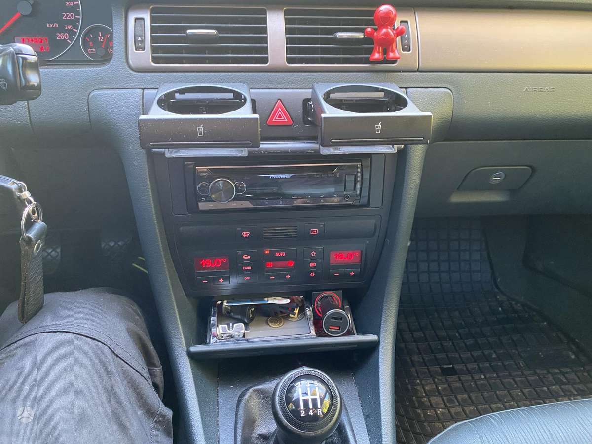 Audi A6, 1.9 l., Седан