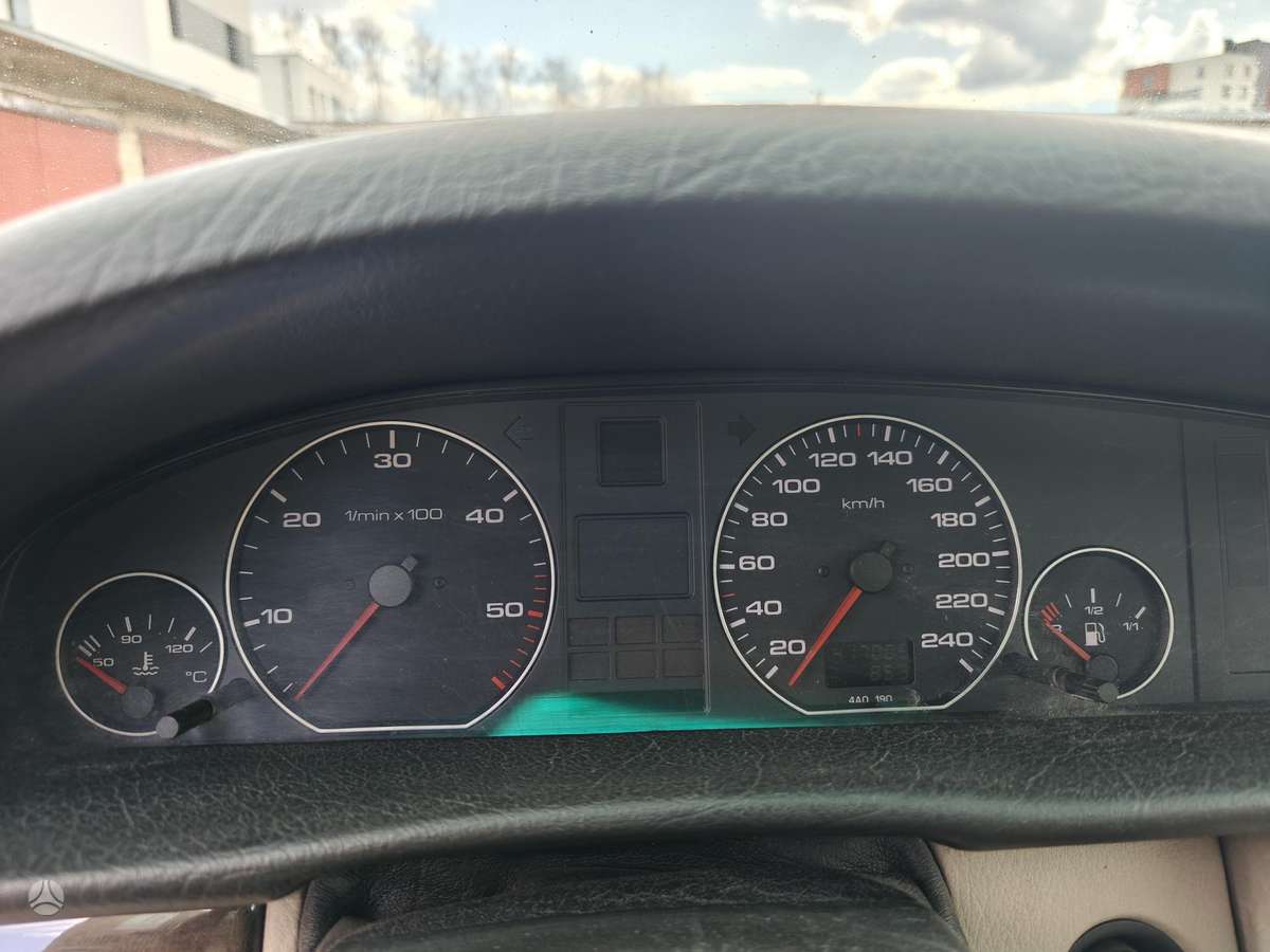 Audi A6, 2.5 l., universalas