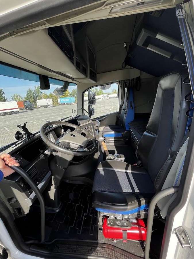 Volvo FH 500, double sleeper