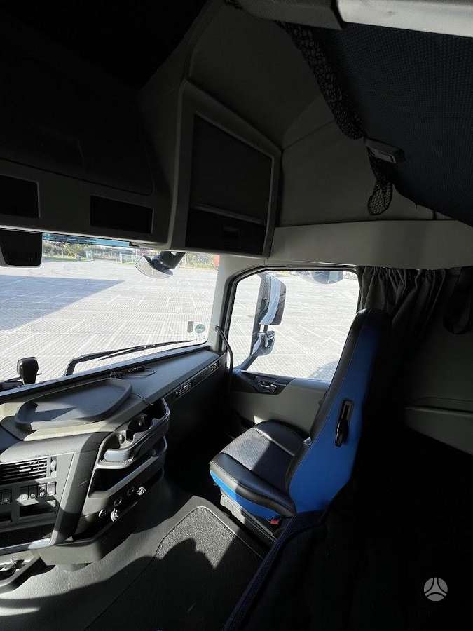Volvo FH 500, double sleeper