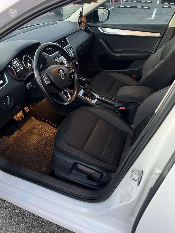 Skoda Octavia, 1.6 l., hatchback