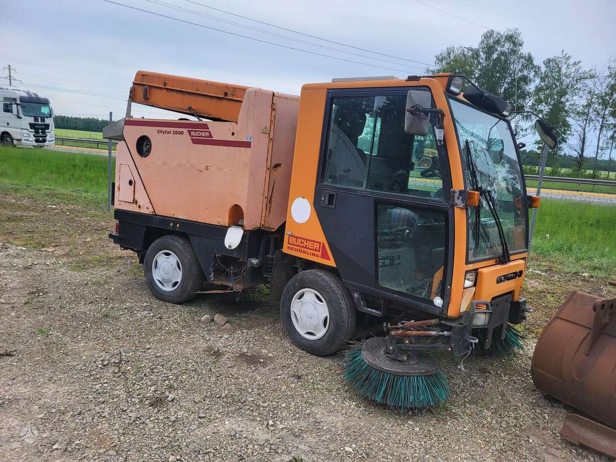 Bobcat PS150, brooms / brushes