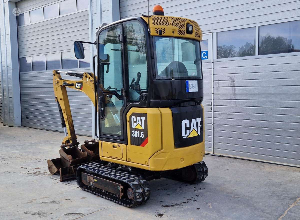 Caterpillar 301.6, ekskavatoriai