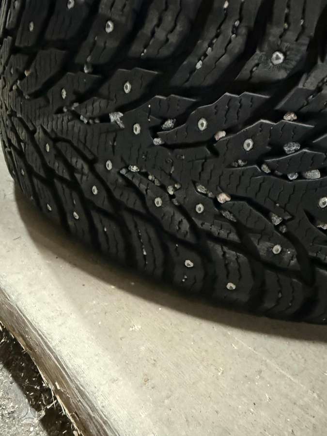 Nokian, winter 215/55 R18