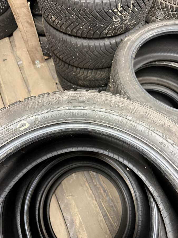 Nokian, žieminės 215/55 R18