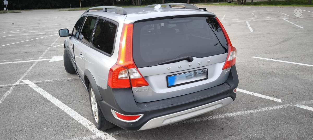 Volvo XC70, 2.4 l., wagon