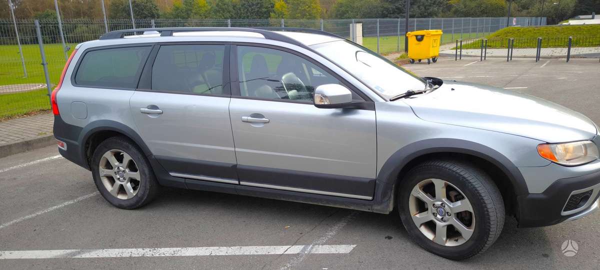 Volvo XC70, 2.4 l., wagon