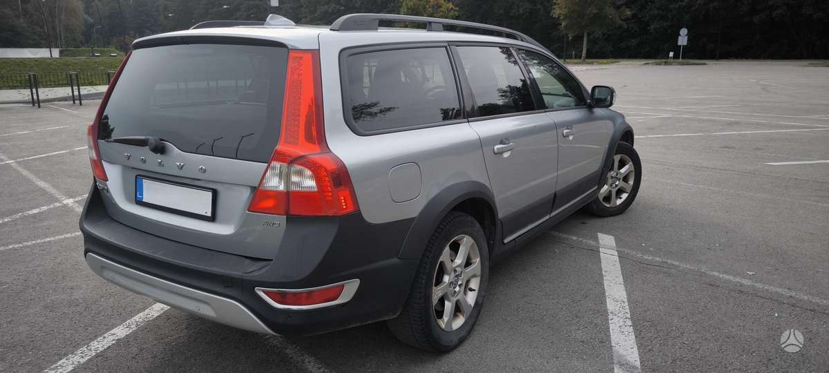 Volvo XC70, 2.4 l., wagon