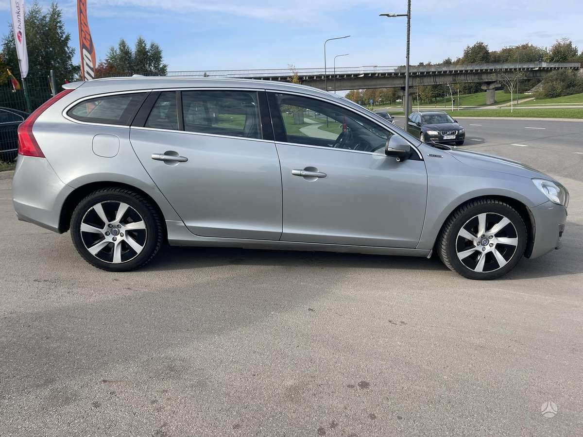 Volvo V60, 2.4 l., Универсал