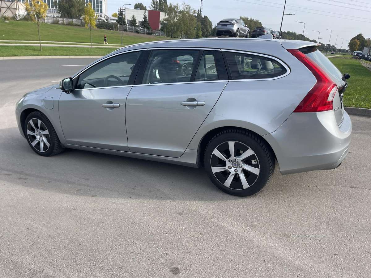 Volvo V60, 2.4 l., Универсал