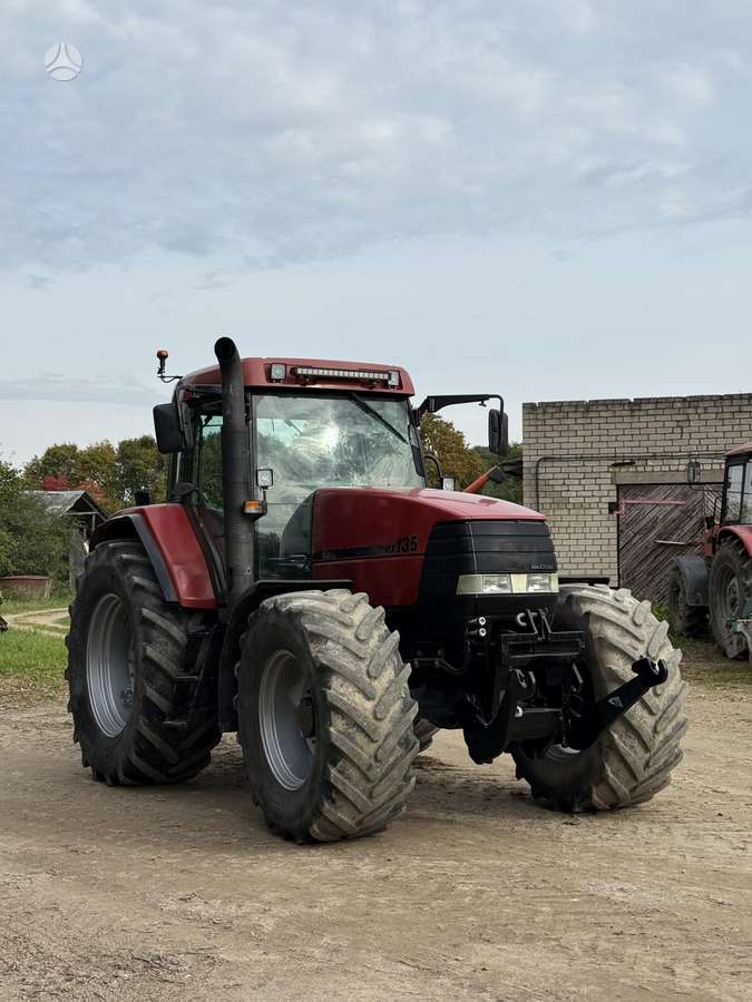 Case-IH MX 135, traktoriai