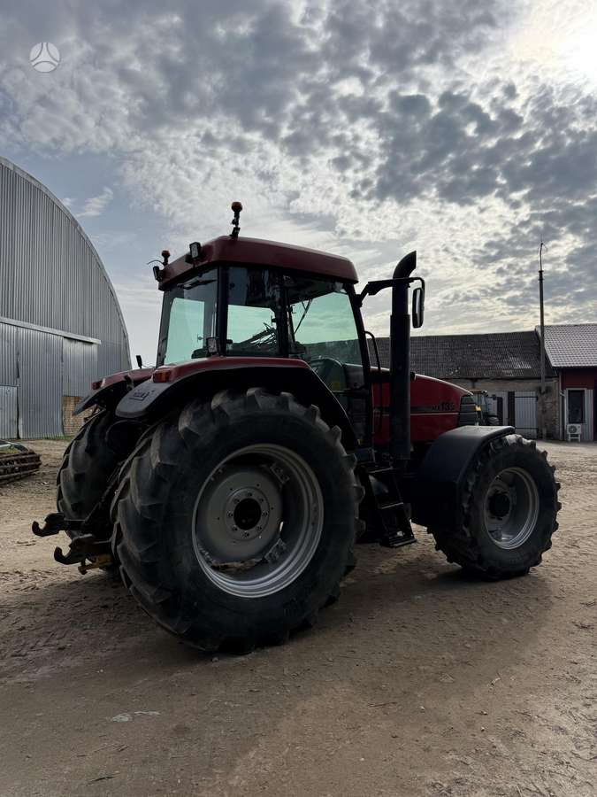 Case-IH MX 135, tractors