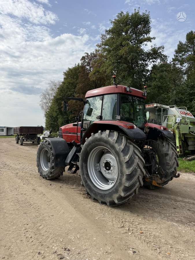 Case-IH MX 135, traktoriai