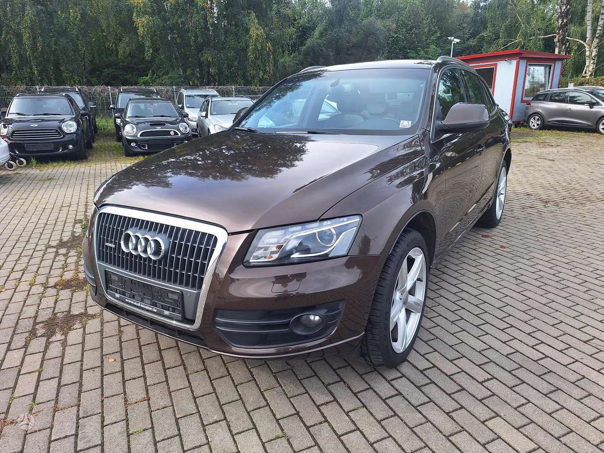 Audi Q5, 2.0 l., off-road / crossover
