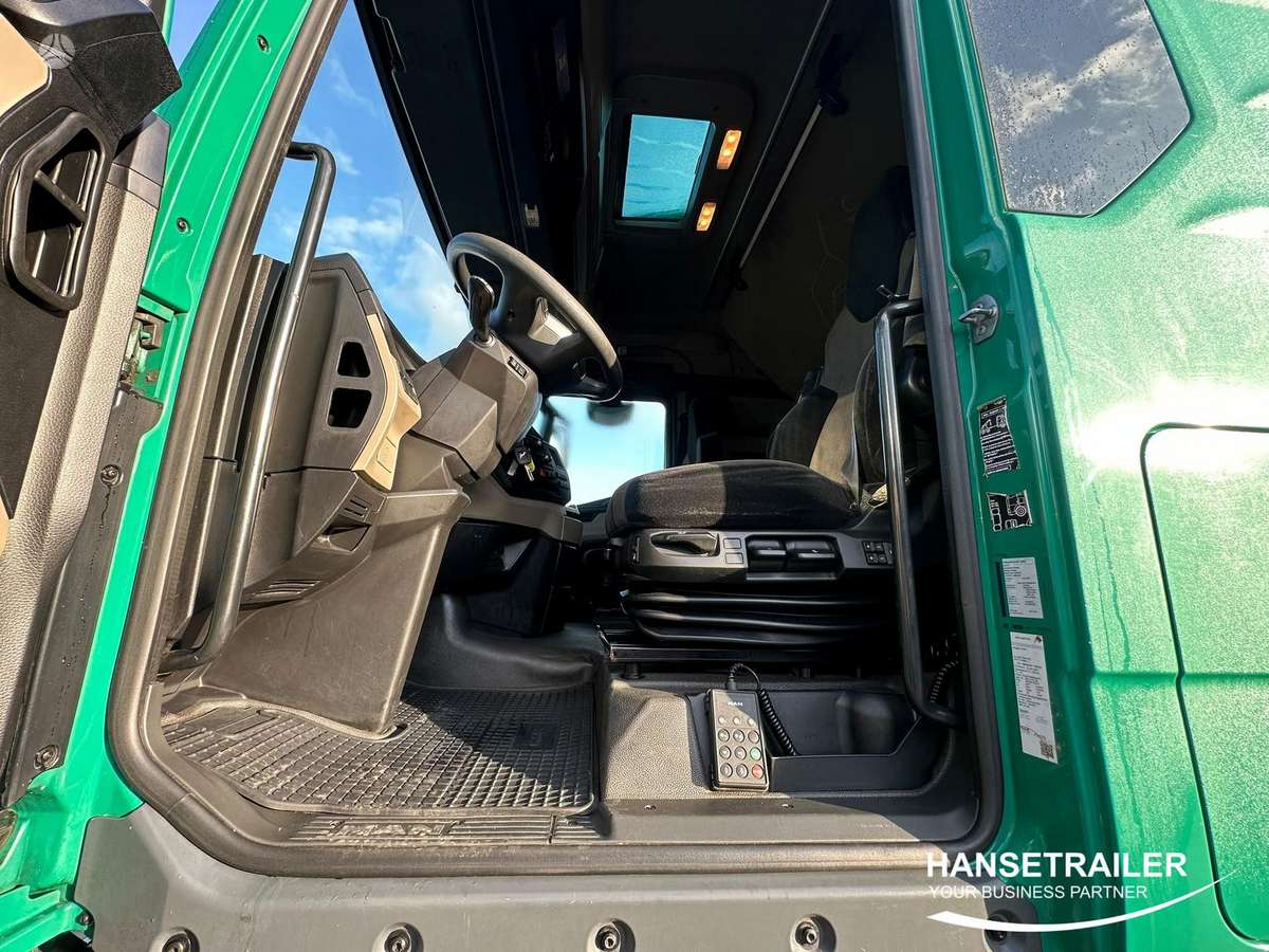 MAN TGX 18.470 Mega Low Deck, double sleeper