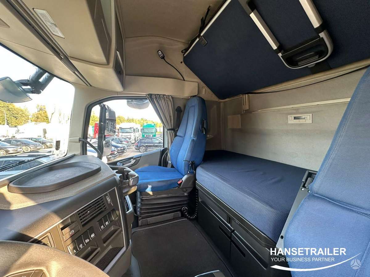 Volvo FH VEB+, double sleeper