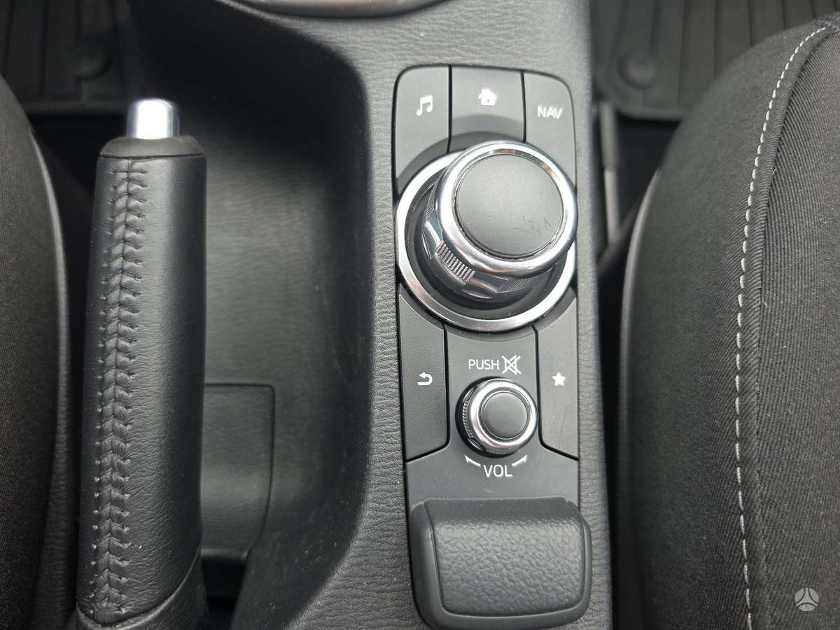 Mazda CX-3, 2.0 l., off-road / crossover