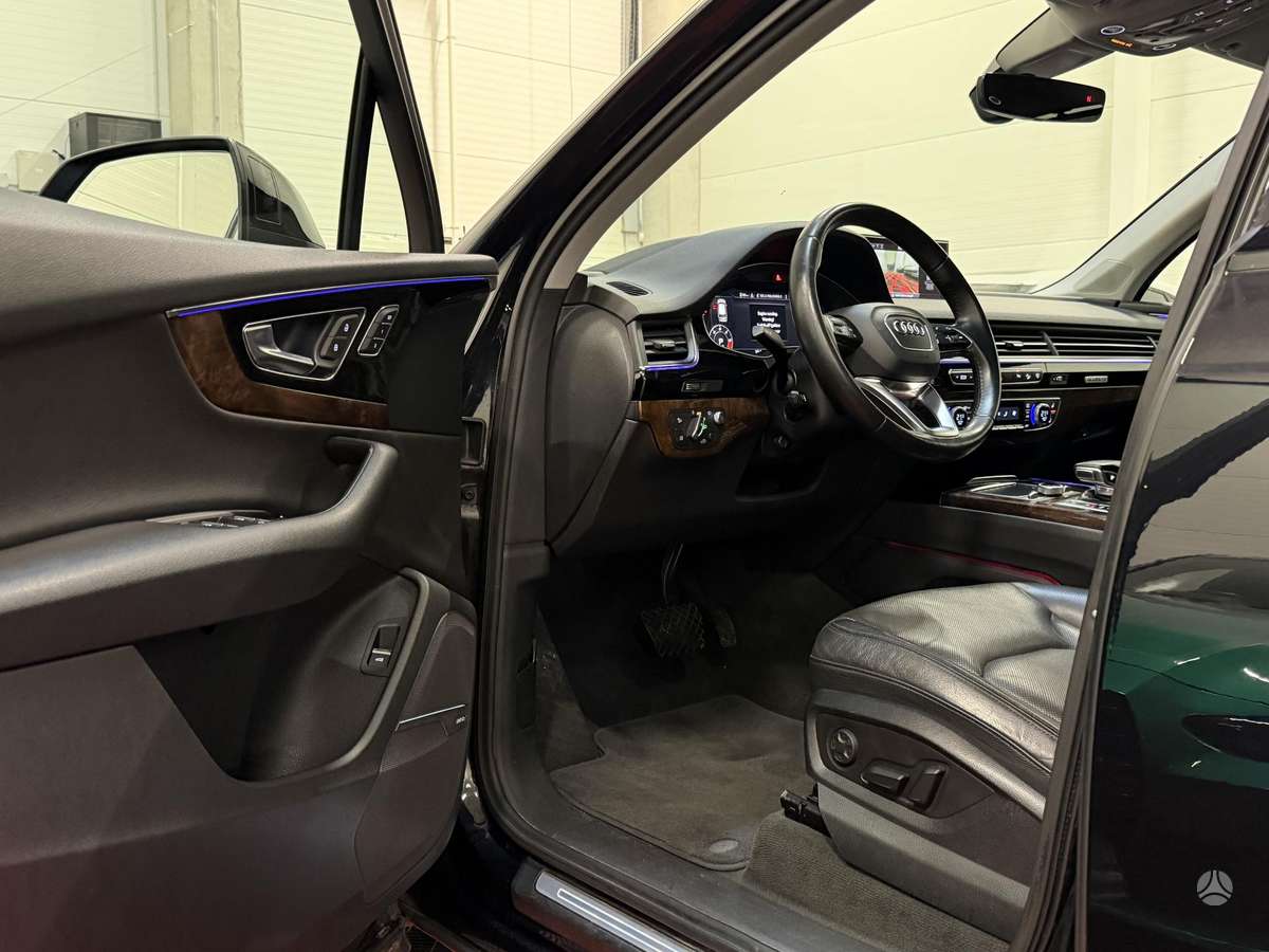 Audi SQ7, 3.0 l., Внедорожник / Кроссовер