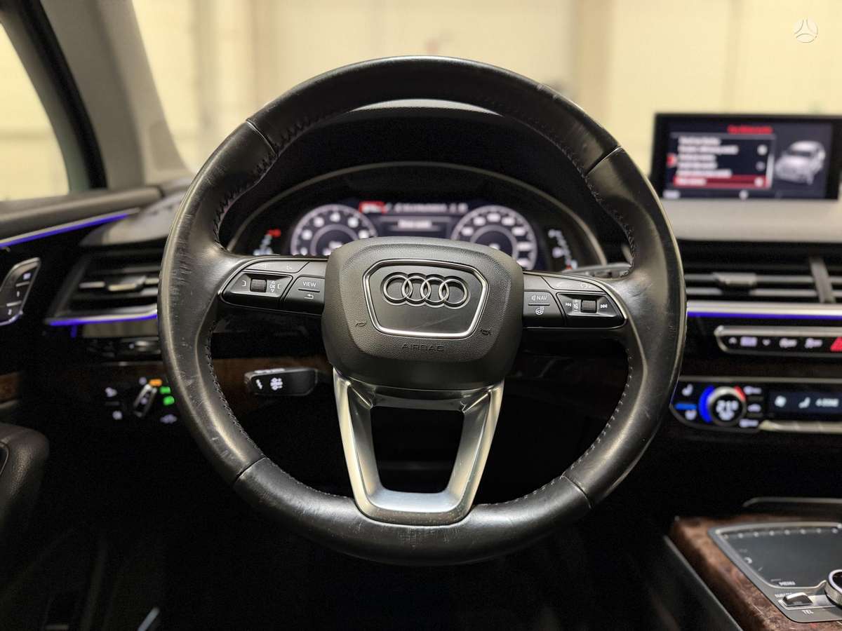 Audi SQ7, 3.0 l., off-road / crossover