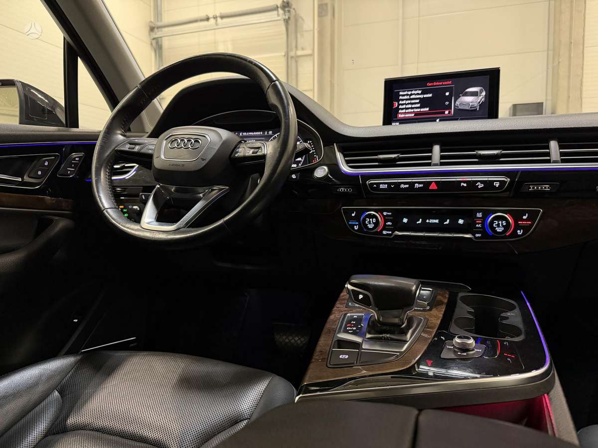 Audi SQ7, 3.0 l., off-road / crossover