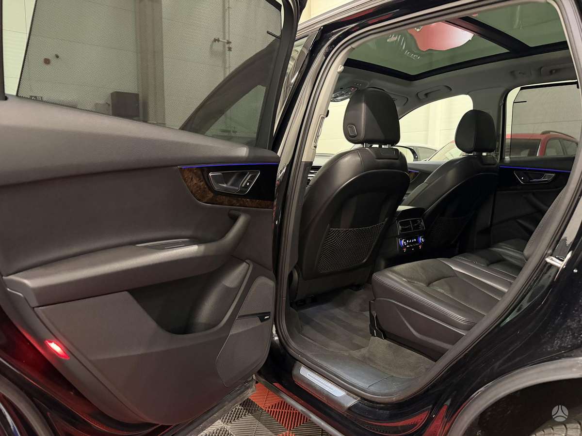Audi SQ7, 3.0 l., Внедорожник / Кроссовер
