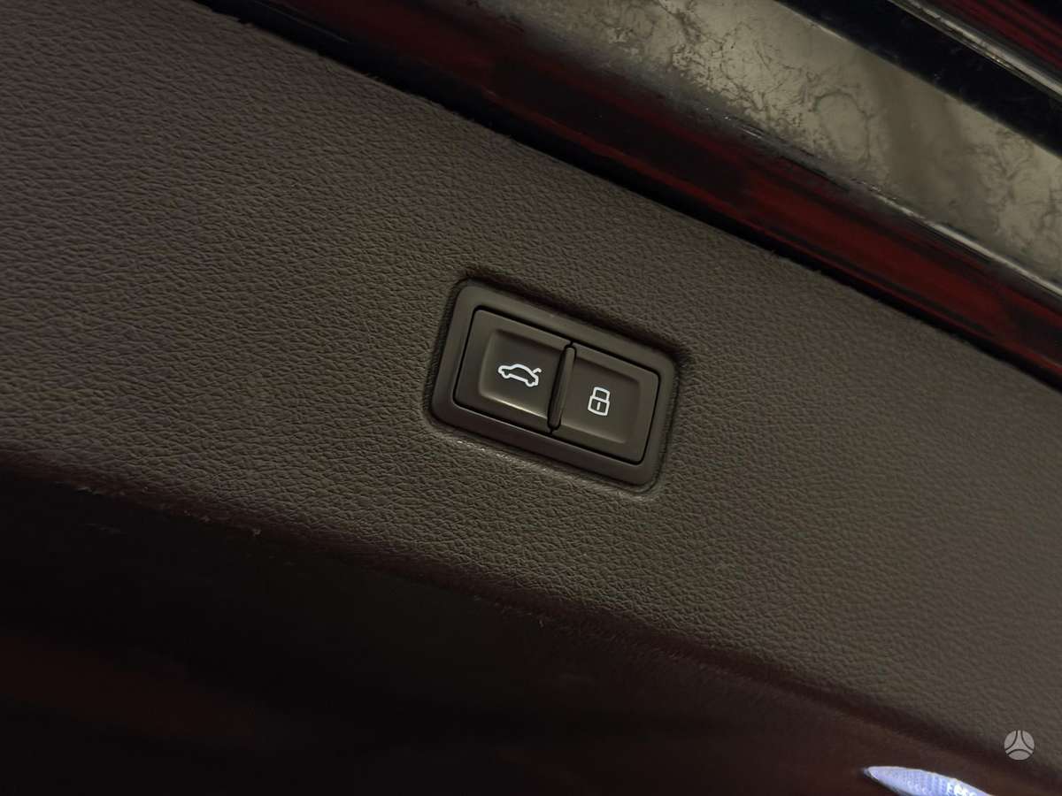 Audi SQ7, 3.0 l., off-road / crossover