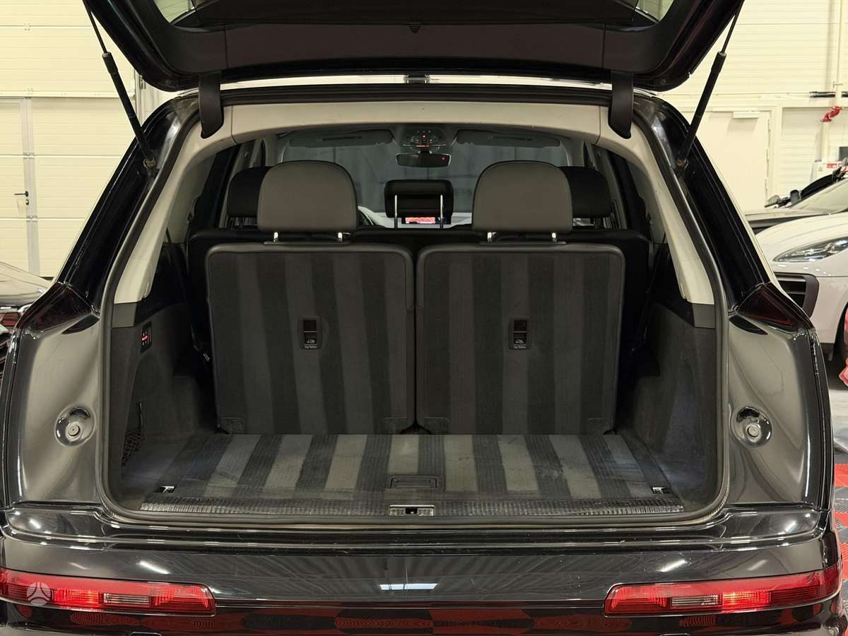 Audi SQ7, 3.0 l., Внедорожник / Кроссовер