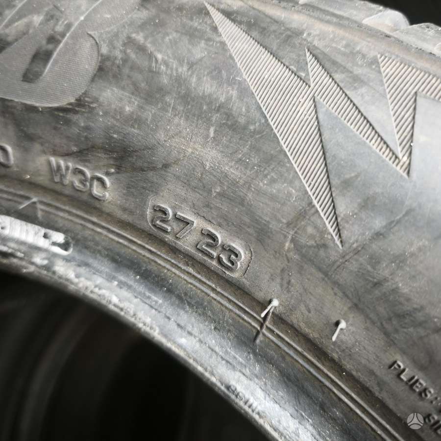 Bridgestone Blizzak lm005, winter 235/55 R19