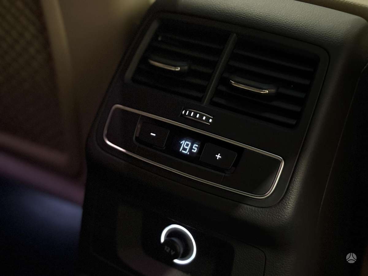 Audi A4, 2.0 l., saloon / sedan