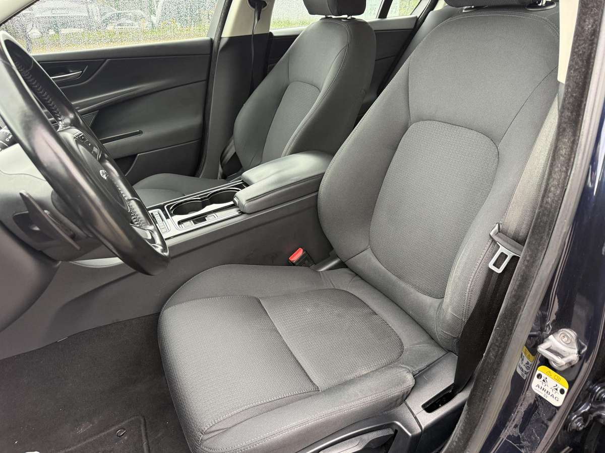 Jaguar XE, 2.0 l., Седан