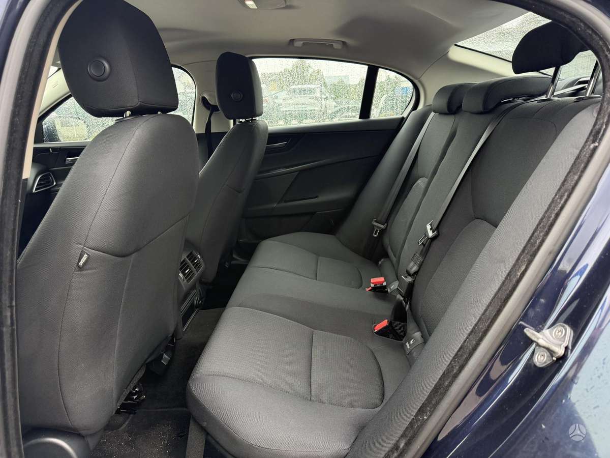 Jaguar XE, 2.0 l., Седан
