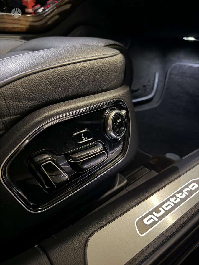 Audi A8 L, 3.0 l., Седан