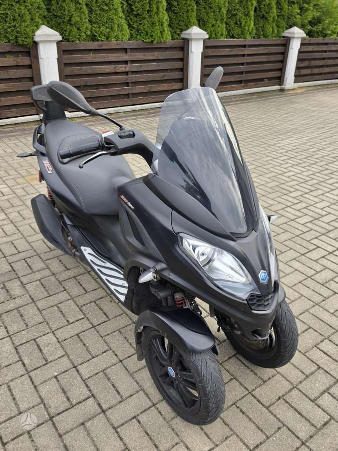 Piaggio MP3 300cc, trikes