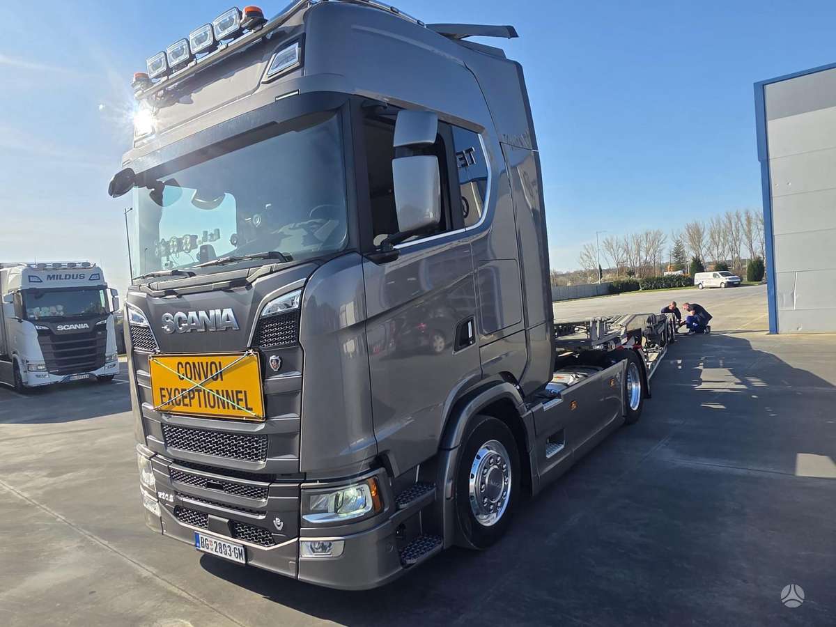 Scania V8, автовозы