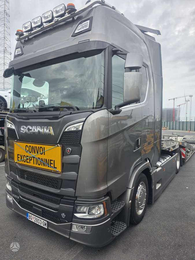 Scania V8, auto transporters