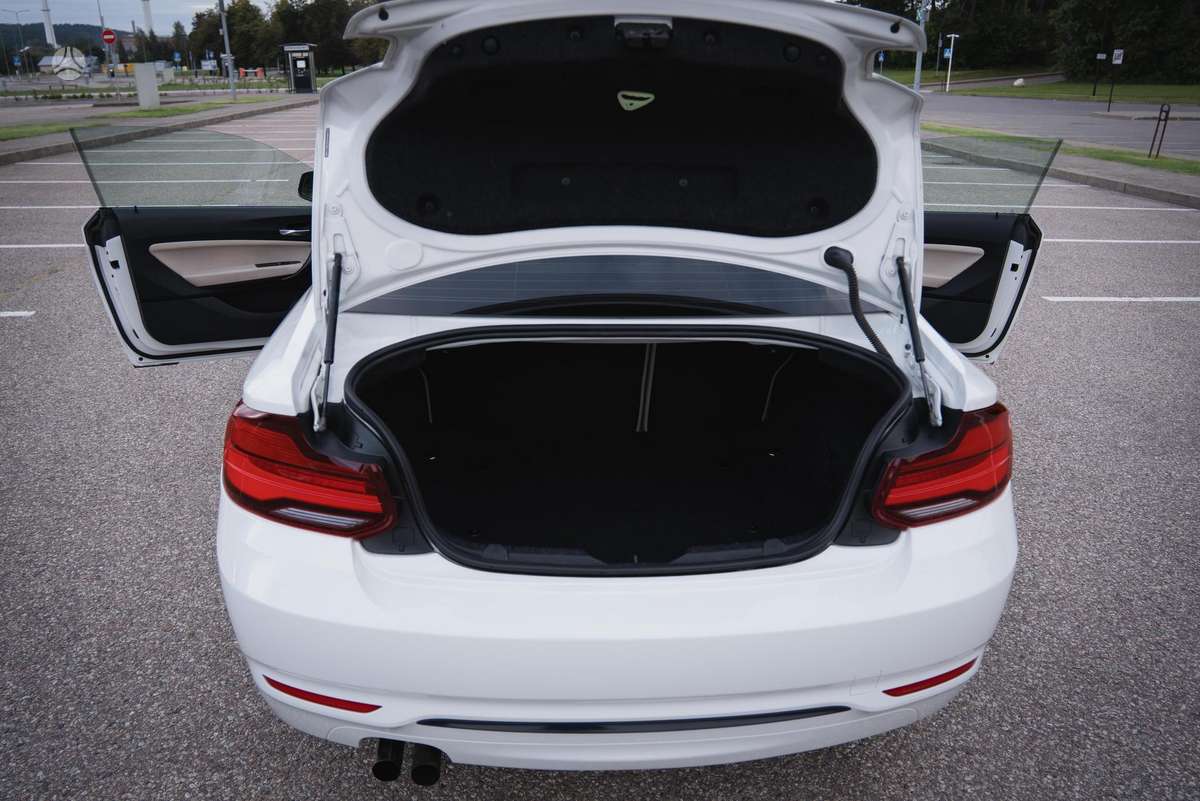 BMW 228, 2.0 l., Купе (coupe)